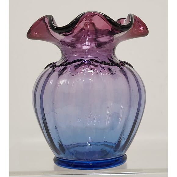 Fenton Beaded Chain Mulberry Ruffled Edge Vase 4